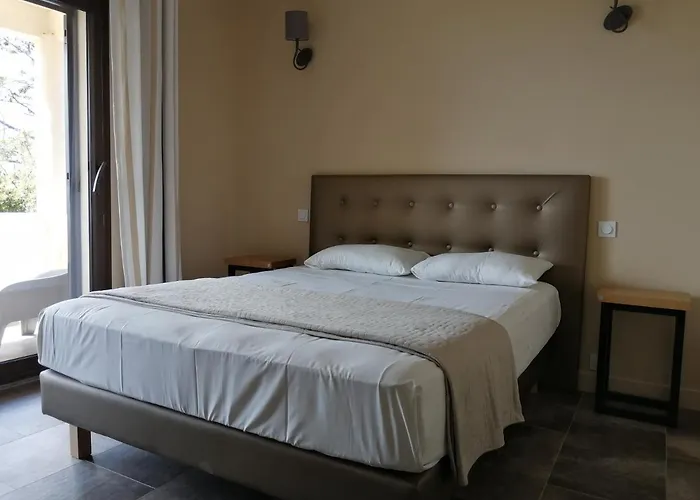 Ferayola מלון 4*