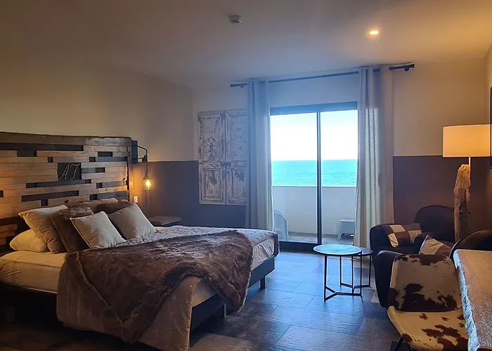 מלון Ferayola 4*