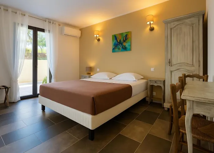 Ferayola Otel Galeria (Corsica)